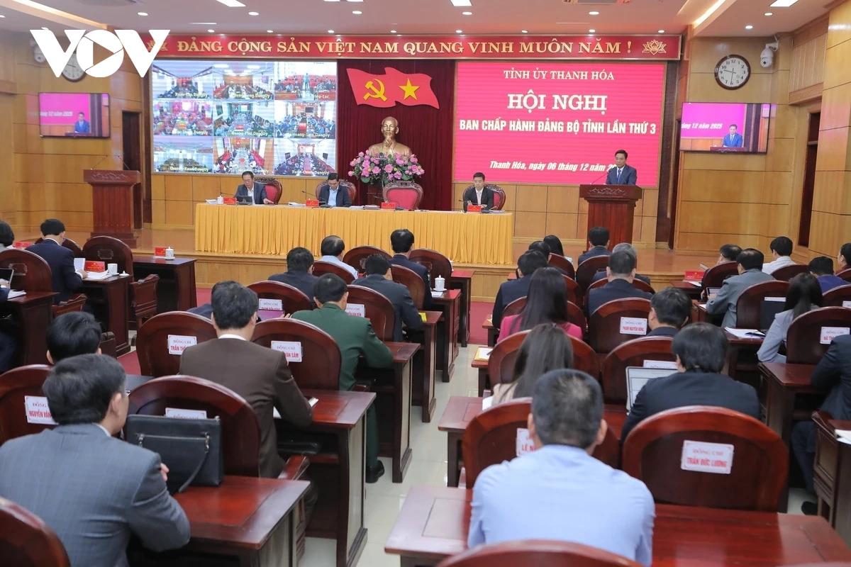 Thanh Hoa förflyttar och ersätter resolut svaga ledare och chefer bild 1 thanh hoa kien quyet dieu chuyen, thay the can bo lanh dao, quan ly yeu kem hinh anh 1