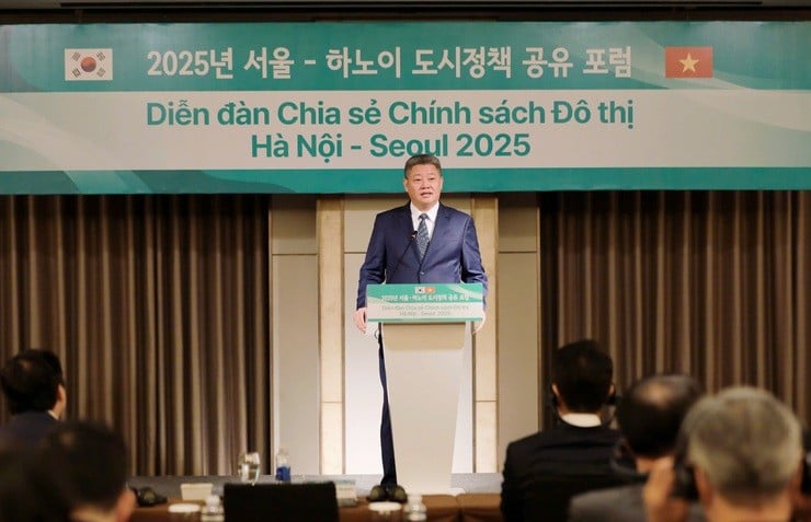 Nestleder i byens folkekomité, Nguyen Manh Quyen. (Foto: T.L) Phó Chủ tịch UBND thành phố Nguyễn Mạnh Quyền. (Ảnh: T.L)