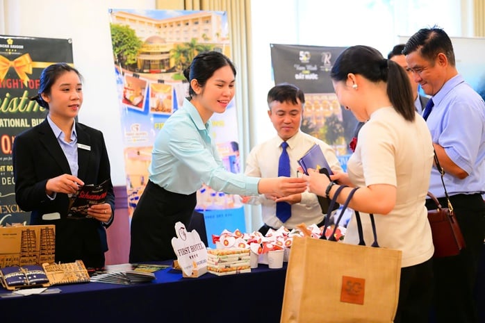 - រូបថត ៤. - Ảnh 4.