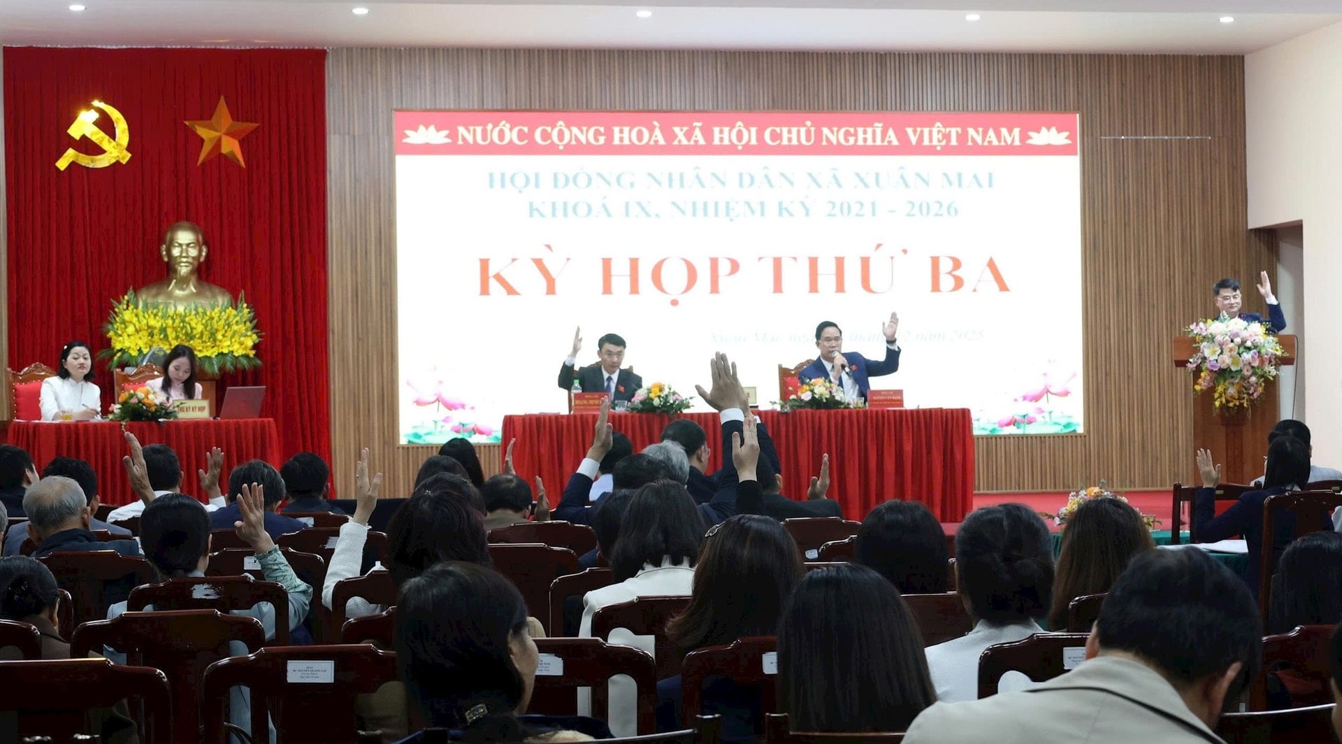 HĐND xã Xuân Mai thông qua nhiều nghị quyết quan trọng- Ảnh 4.