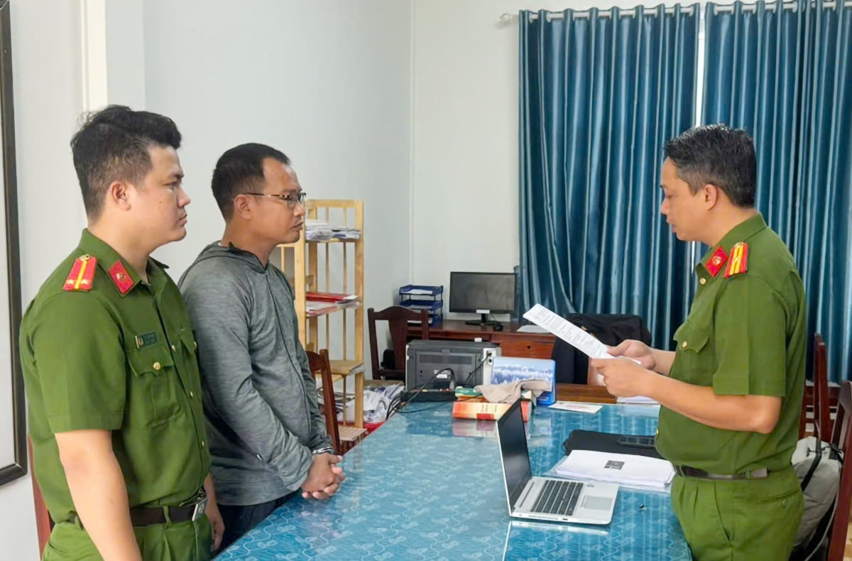 LHD کمپنی کو 432 بلین VND سے زیادہ کی دھوکہ دہی میں مدد کرنے والے شخص کو عارضی طور پر حراست میں لے لیں