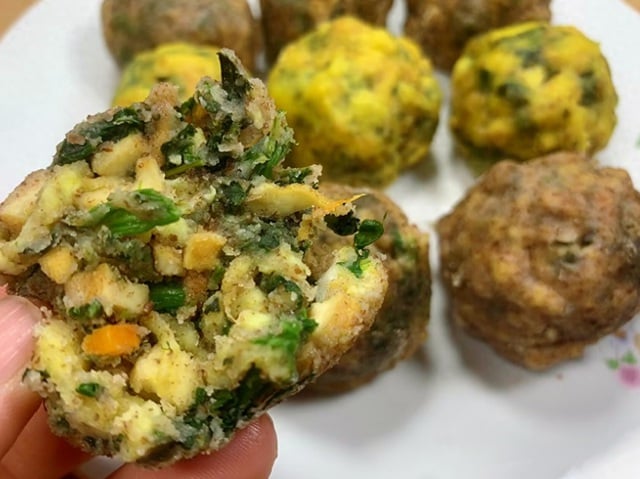 寒い日のためのおいしい料理:冬の「宝」野菜で肝臓を冷やし、目を養います - 写真 4。 Món ngon ngày lạnh: Thanh nhiệt gan, bổ mắt với món rau “báu vật” của mùa đông - Ảnh 4.