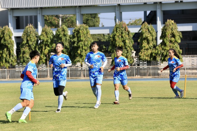 Orang yang menggantikan Huynh Nhu dalam pertandingan yang menghancurkan Malaysia mengatakan sesuatu yang mengejutkan, bermimpi menyentuh medali emas SEA Games - Foto 15. Người trám chỗ Huỳnh Như ở trận hủy diệt Malaysia nói điều bất ngờ, mơ chạm tay vào vàng SEA Games- Ảnh 15.