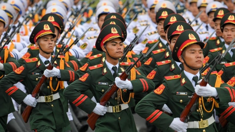 국방부는 최근 미 항일전쟁에 참전하고 군 복무 기간이 20년 미만이며 전역한 군인들을 위한 제도에 관한 통일 문서를 발표했습니다. (사진: THE DAI)