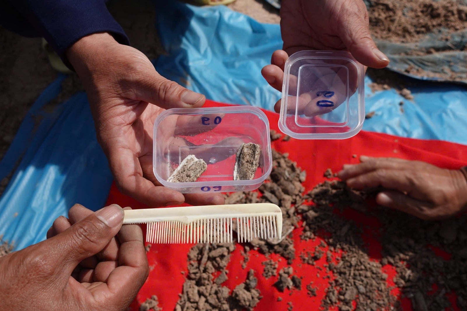 Zespół K92 (dowództwo wojskowe prowincji An Giang) kontynuuje poszukiwania szczątków dwóch męczenników w Kambodży.