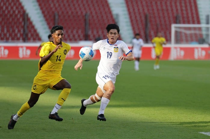 Thắng đậm Lào, U22 Malaysia tạo áp lực lên U22 Việt Nam - Ảnh 1.