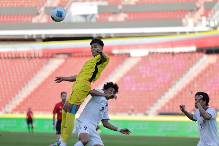 Thắng đậm Lào, U22 Malaysia tạo áp lực lên U22 Việt Nam - Ảnh 6.