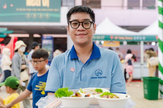 VIDEO: Hơn 300 món ngon