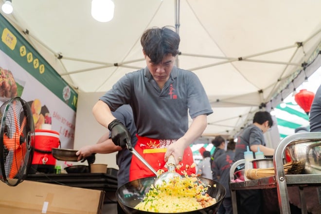 VIDEO: Hơn 300 món ngon