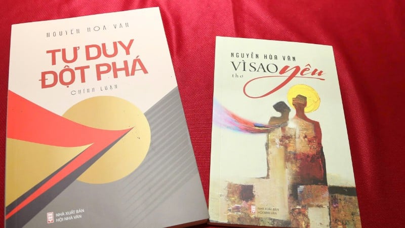 Lansarea cărților „Gândire inovatoare” și „De ce să iubești” de autoarea colonelului și jurnalistului Nguyen Hoa Van.