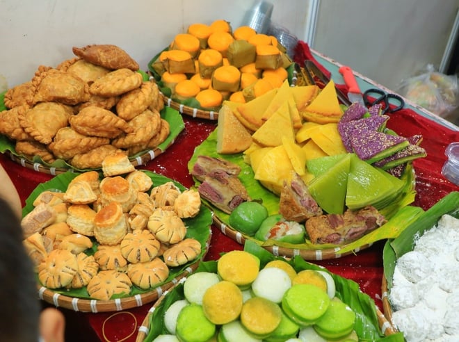 Ngay lúc này: 'Biển người' TP.HCM đổ về lễ hội ẩm thực ở ngôi chợ trăm tuổi - Ảnh 5.