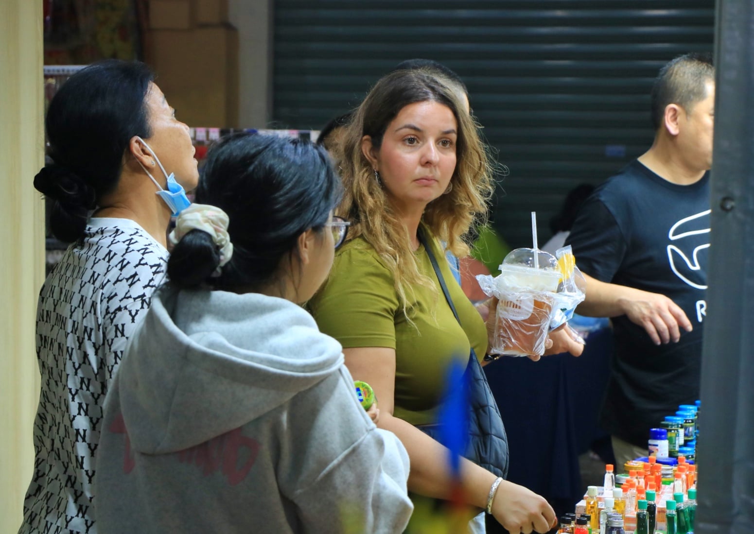 Ngay lúc này: 'Biển người' TP.HCM đổ về lễ hội ẩm thực ở ngôi chợ trăm tuổi - Ảnh 13.