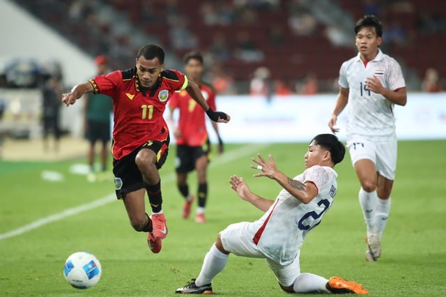 Thú vị: Luis Figo và Cannavaro giúp Đông Timor gây sốc, ngược dòng quật ngã U.23 Singapore- Ảnh 1.