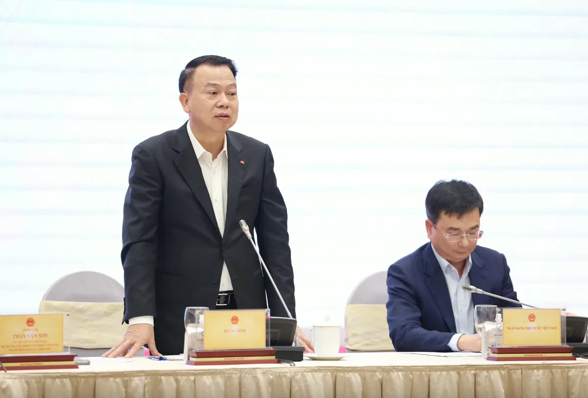 Giảm lãi vay cho 3 triệu khách hàng tại 22 tỉnh, thành chịu bão lũ - Ảnh 2.