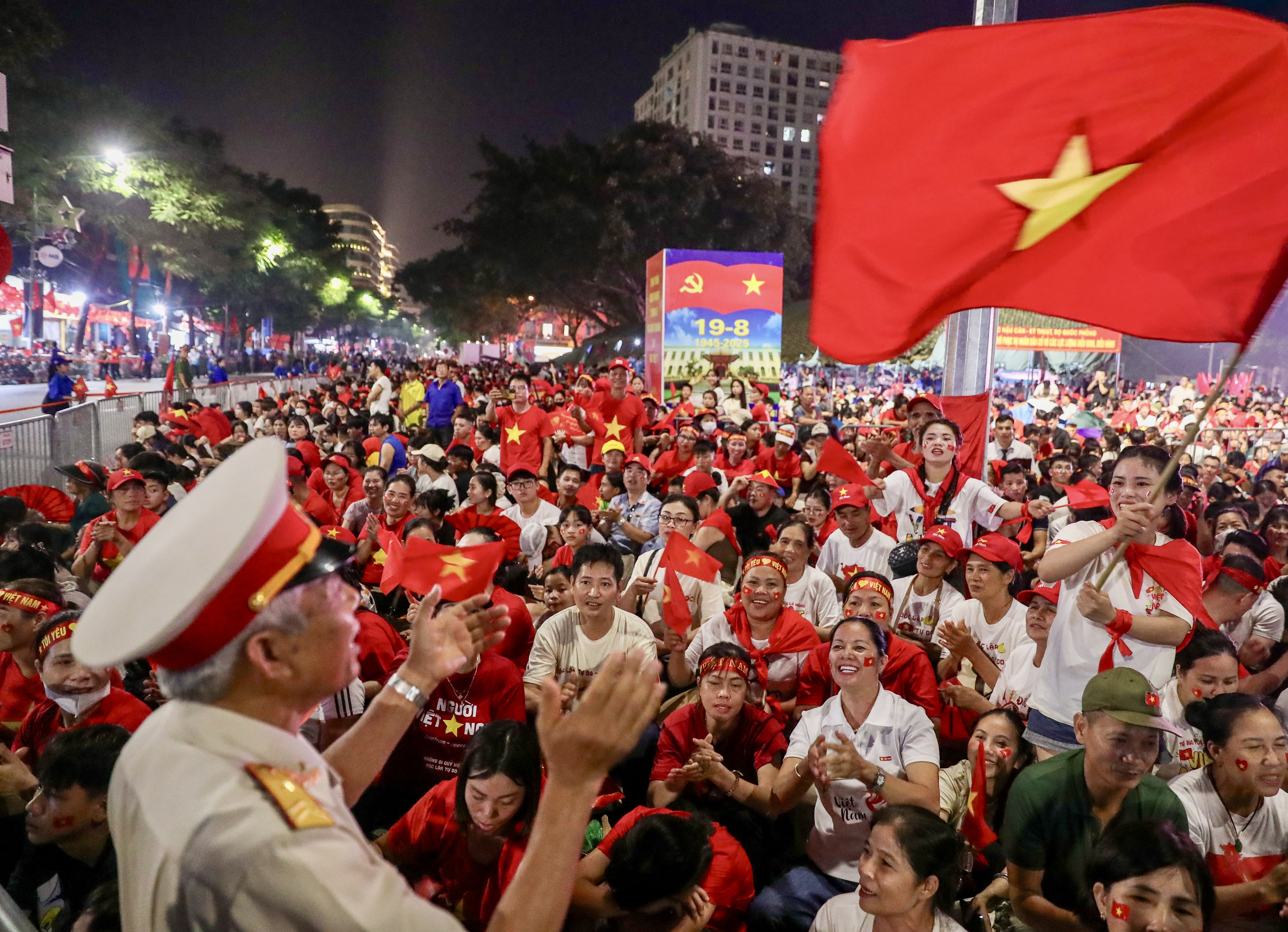 15. (KK-díj) A nemzeti zászló alatt - Vo Hoang Trieu.jpeg