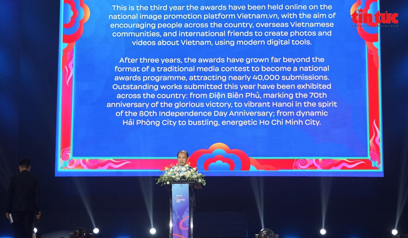 ຄຳບັນຍາຍຮູບ