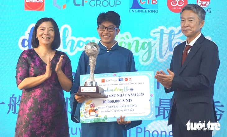 Chúng ta phải học lại cách buồn? - Ảnh 1.