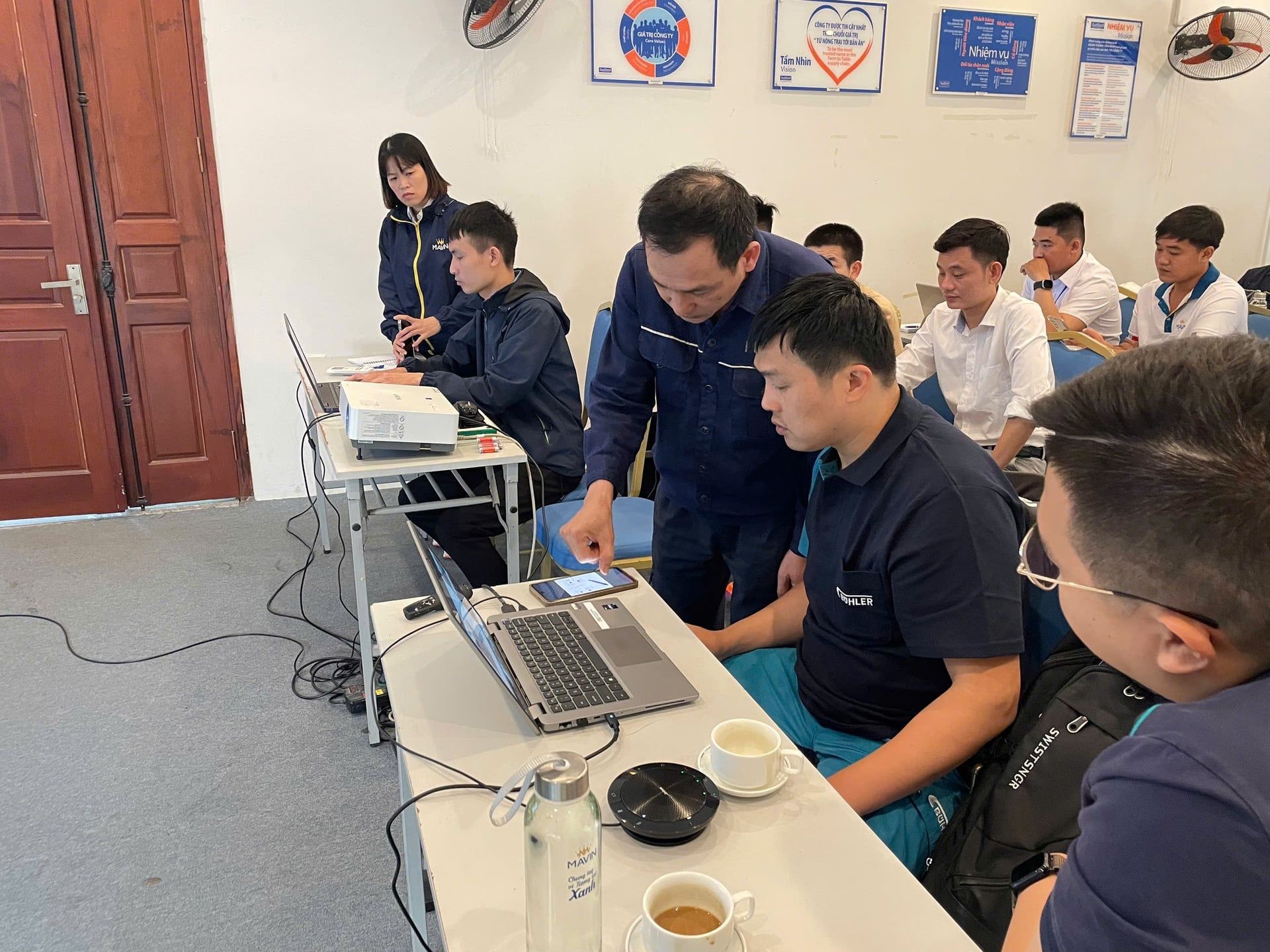 Đào tạo nâng cao kỹ năng của cán bộ, công nhân viên tại Mavin. Ảnh: Mavin.