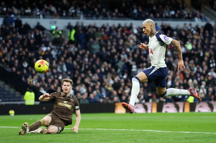 Simons tỏa sáng, Tottenham thắng dễ Brentford- Ảnh 1.
