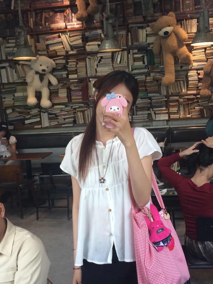 Οι νέοι «ακολουθούν την τάση» να αγοράζουν φθηνά μεταχειρισμένα iPhone 5 για να βγάζουν νοσταλγικές φωτογραφίες - 1