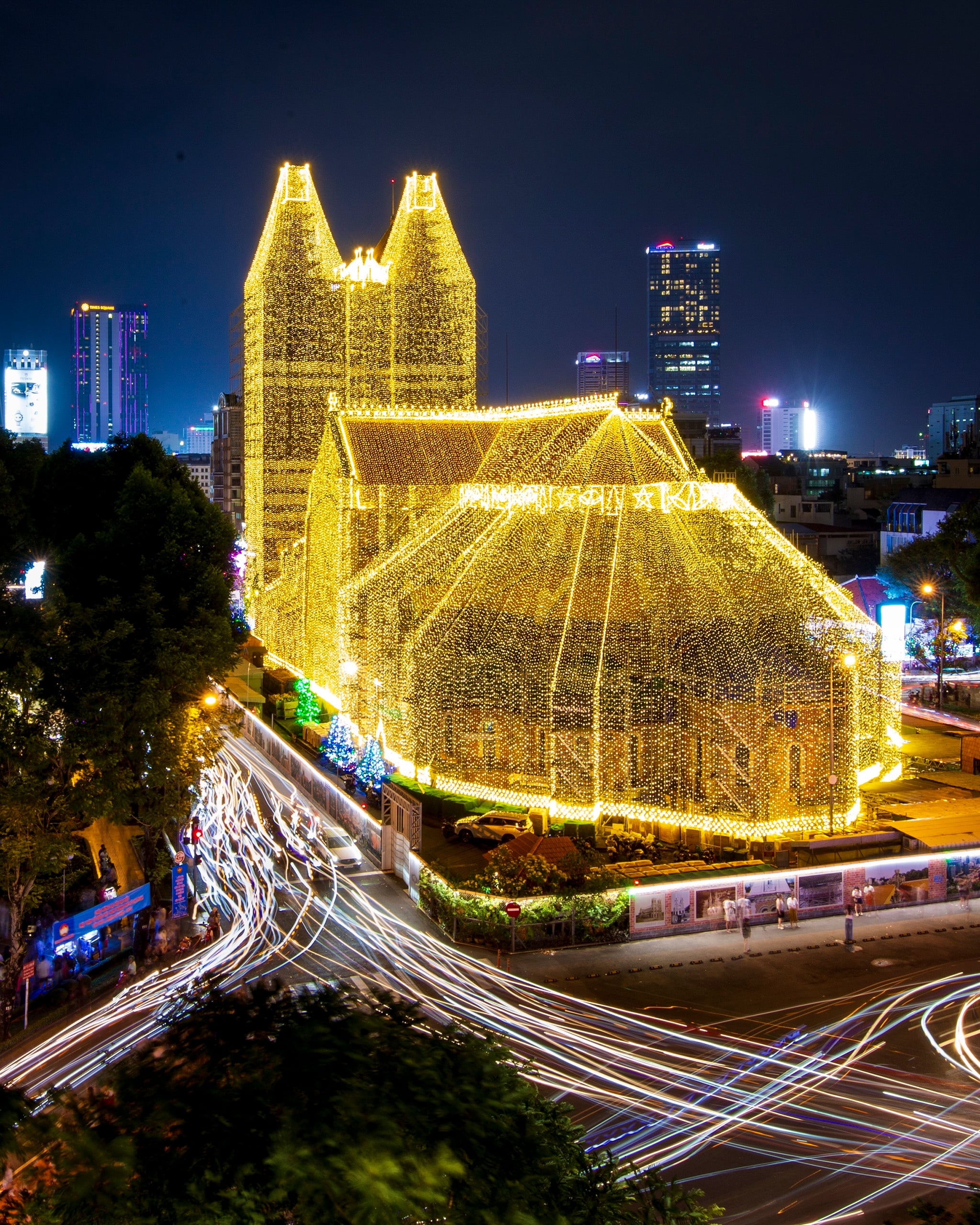 Світлодіодне фото собору Нотр-Дам 3 led nha tho duc ba anh 3