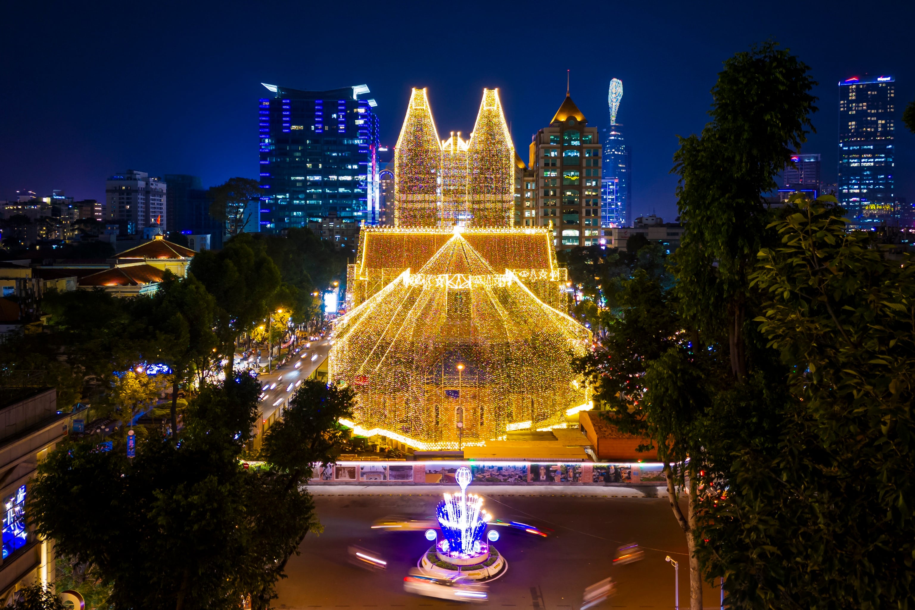 Світлодіодний фото собору Нотр-Дам 6 led nha tho duc ba anh 6