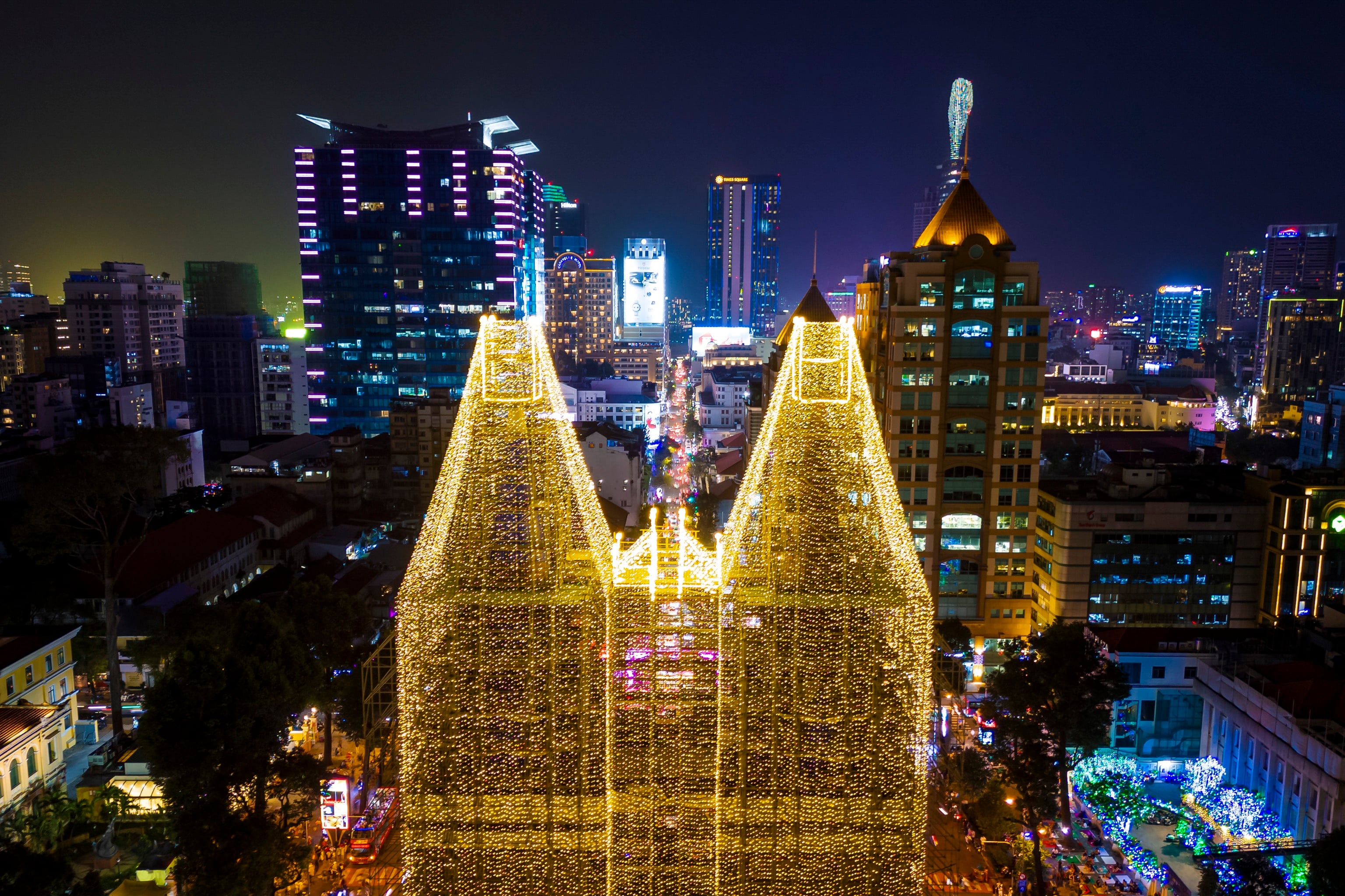 Світлодіодне фото собору Нотр-Дам 8 led nha tho duc ba anh 8