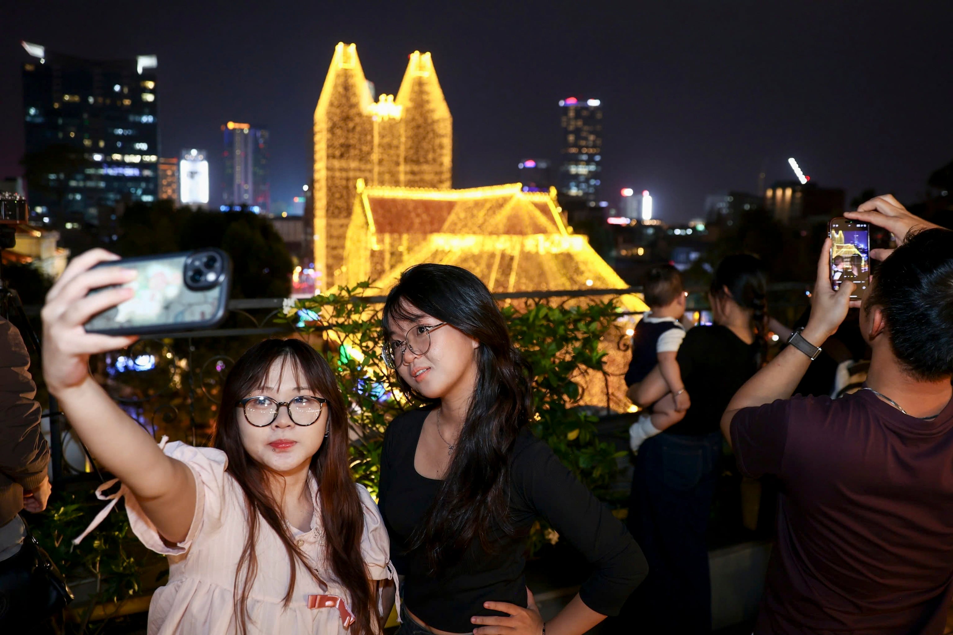 Світлодіодний фото 16 собору Паризької Богоматері led nha tho duc ba anh 16