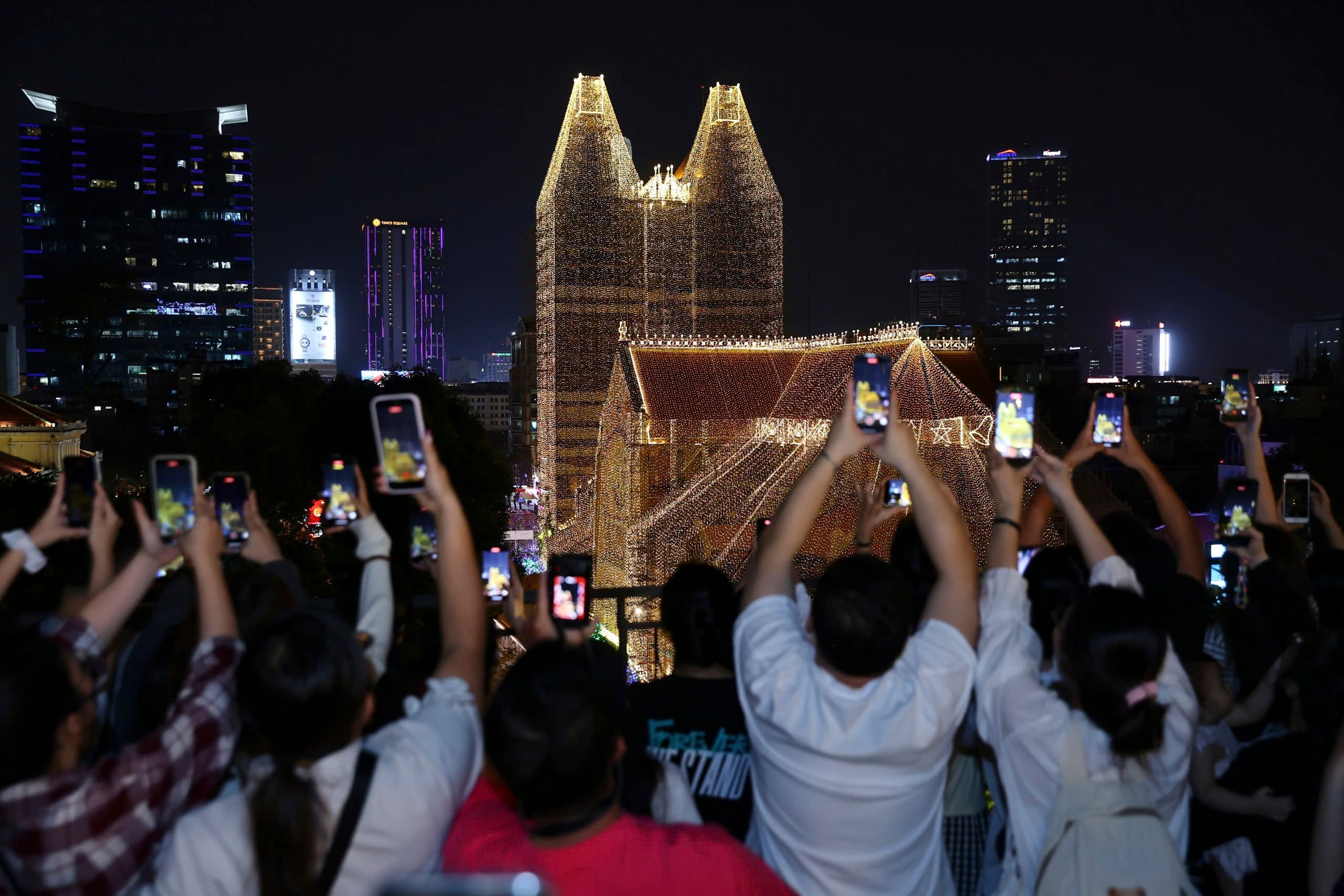 Собор Нотр-Дам, світлодіодне фото 18 led nha tho duc ba anh 18