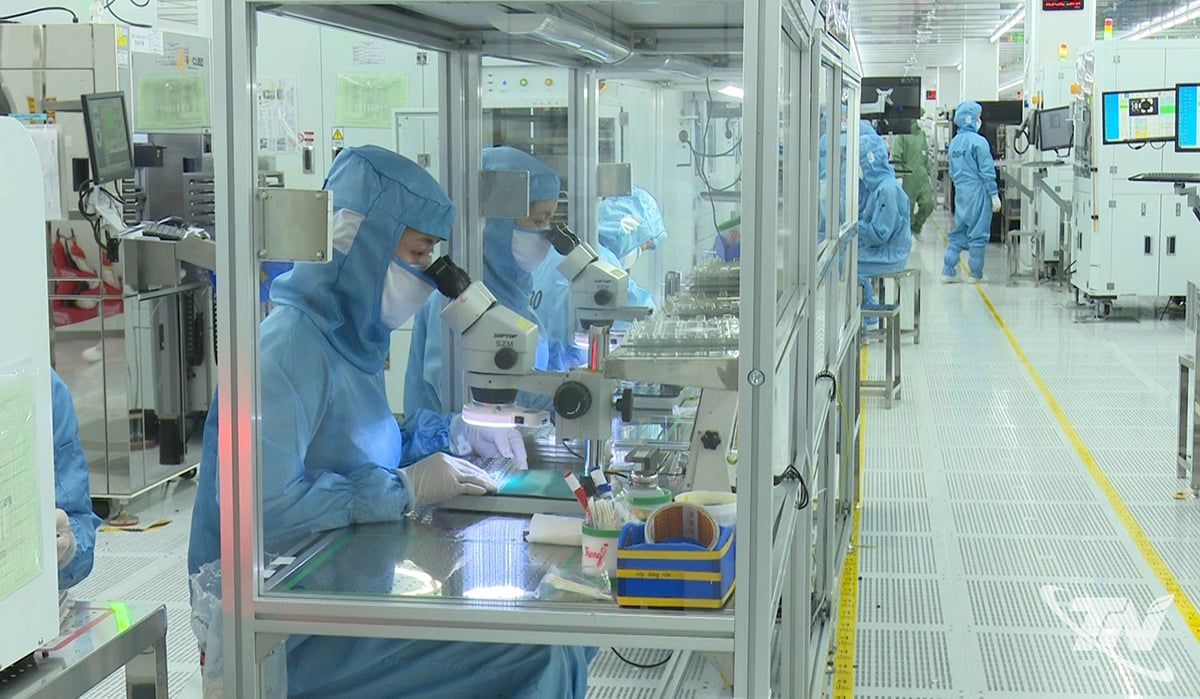 Au cours des 11 premiers mois de cette année, l'industrie de transformation et de fabrication — le plus gros employeur — a diminué de 3,36 %.