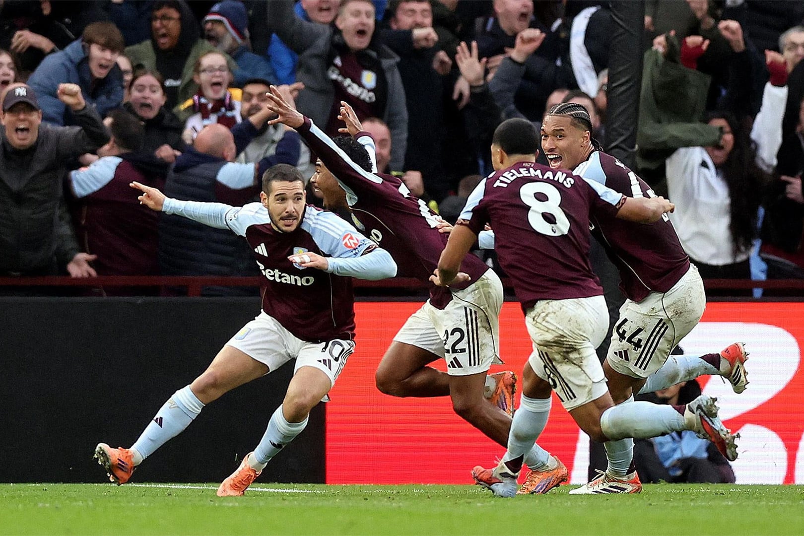 Aston Villa Arsenal.jpg