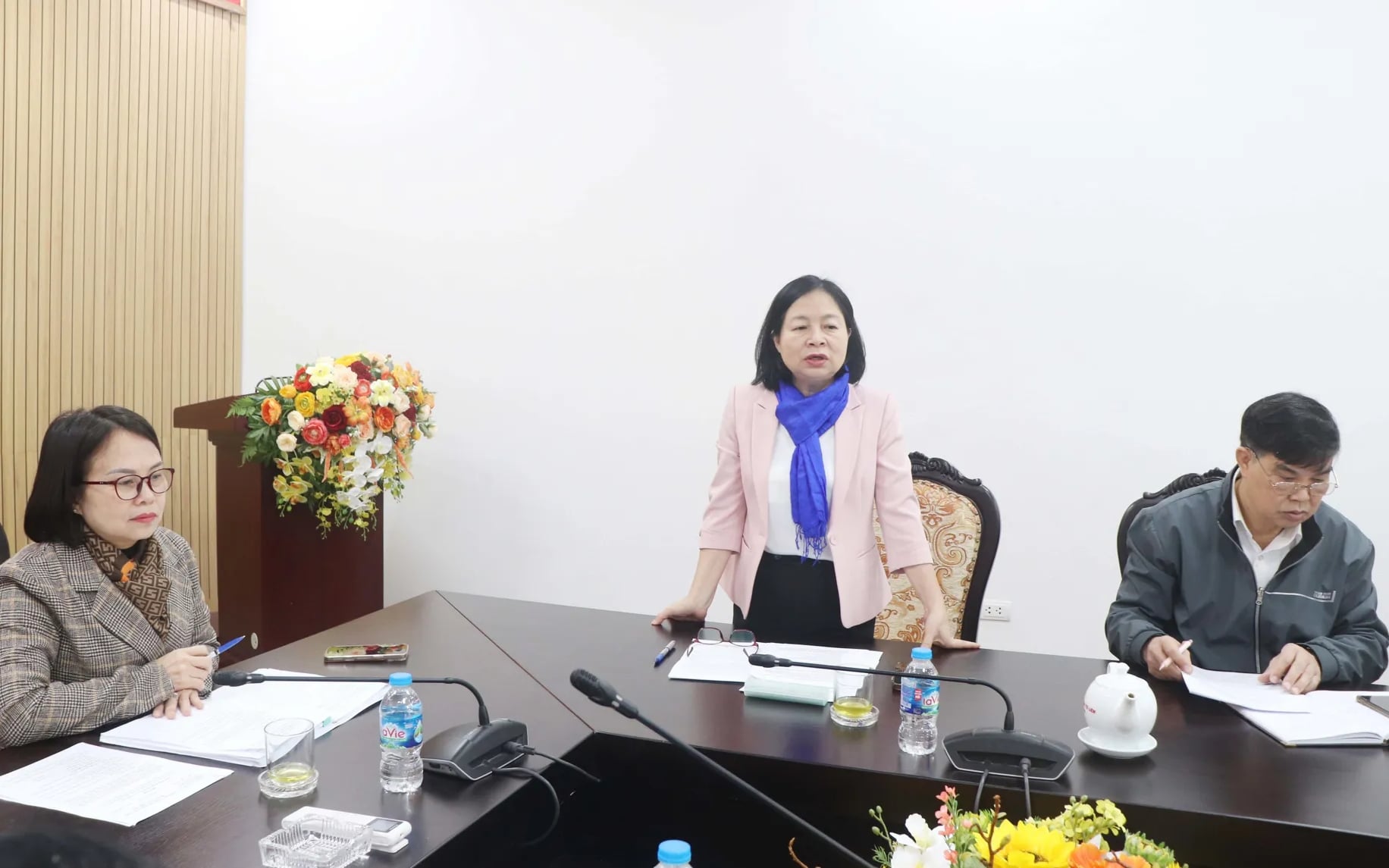 Phó Bí thư Thường trực Đảng ủy phường Thượng Cát Nguyễn Thị Thủy phát biểu tại Hội nghị