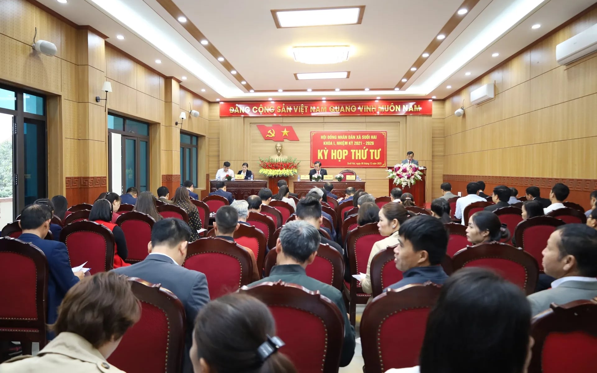 Quang cảnh kỳ họp