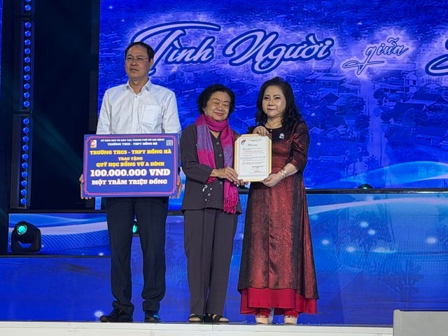 Một trường phổ thông tại TP.HCM quyên góp 821 triệu đồng hỗ trợ người dân vùng lũ - Ảnh 2.