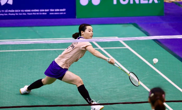 Thùy Linh thắng đầy cảm xúc ở trận ra quân đồng đội nữ - Ảnh 1.