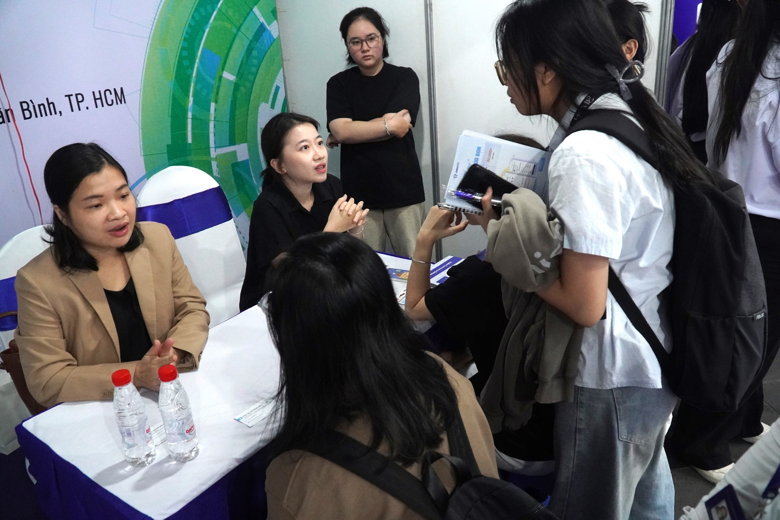 Doanh nghiệp không tuyển sinh viên thực tập để 