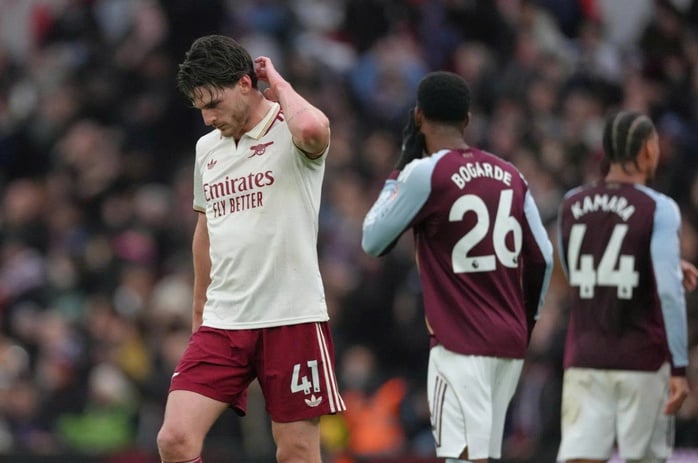 Tình thế đảo chiều trong cuộc đua Ngoại hạng - Ảnh 2.