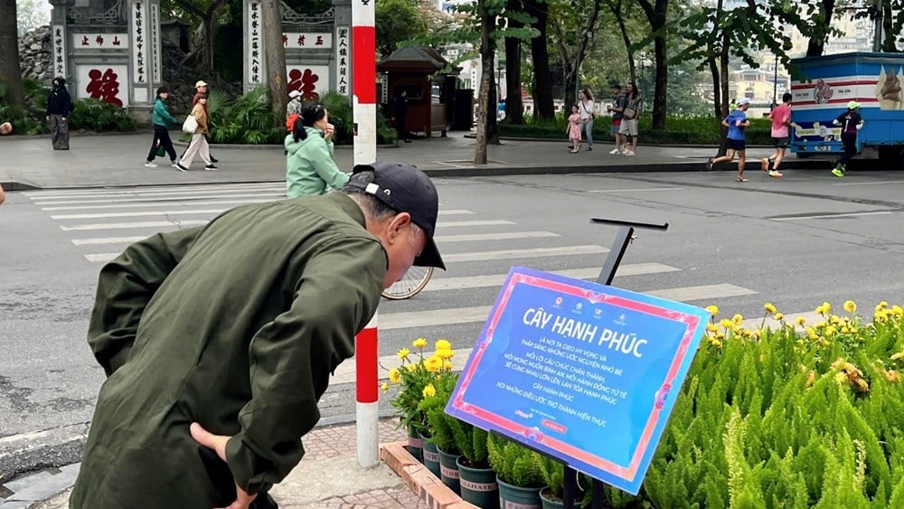 ប្រជាជនរំភើបរីករាយទទួលបានបទពិសោធន៍សកម្មភាពនៅក្នុងកម្មវិធី “បុណ្យវៀតណាមរីករាយ” - រូបថត ៥