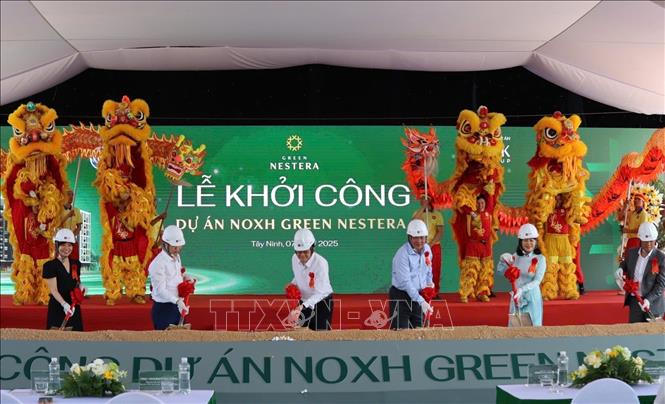 ছবির ক্যাপশন