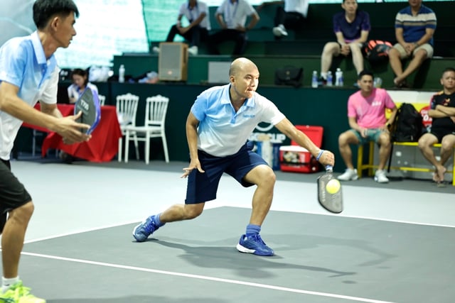 Vackra bilder från pickleballturneringen Những pha bóng đẹp tại giải pickleball 'Vì học sinh nghèo hiếu học'- Ảnh 1.