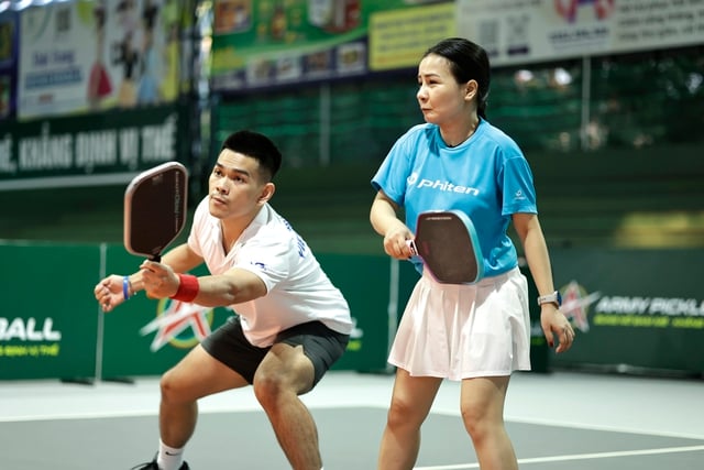 Vackra bilder från pickleballturneringen Những pha bóng đẹp tại giải pickleball 'Vì học sinh nghèo hiếu học'- Ảnh 8.