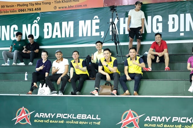 Vackra bilder från pickleballturneringen Những pha bóng đẹp tại giải pickleball 'Vì học sinh nghèo hiếu học'- Ảnh 9.