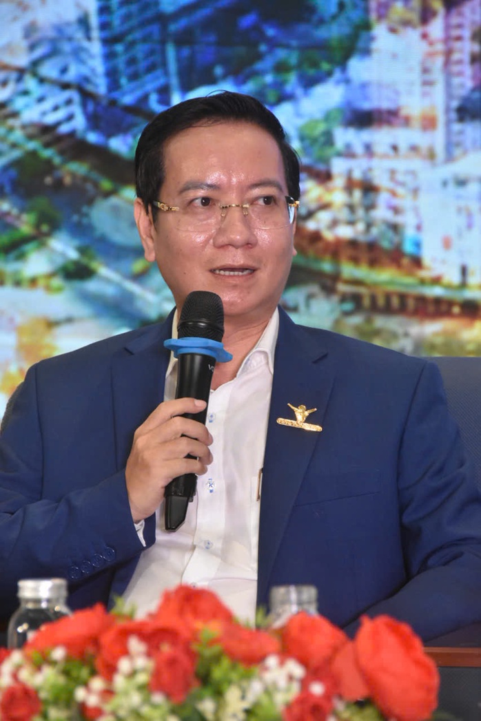 Egy vietnamiak számára megfizethető lakhatást biztosító vállalkozás tulajdonosának el nem mondott története - 4. kép. Chuyện chưa kể về ông Chủ doanh nghiệp nhà ở vừa túi tiền cho người Việt - Ảnh 4.