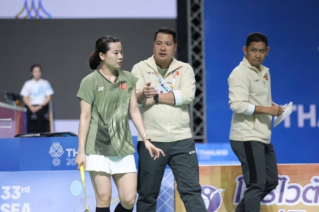 ساخن: نجوين ثوي لينه حققت عودة مذهلة، حيث هزمت لاعبة التنس الماليزية رقم 1 - الصورة 4. Nóng: Nguyễn Thùy Linh ngược dòng ngoạn mục, đánh bại tay vợt nữ số 1 Malaysia- Ảnh 4.