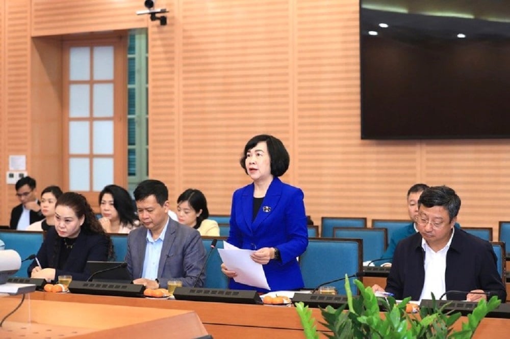 Заместитель секретаря партийного комитета округа Нгок Ха До Тхи Зуй Ньен выступает с докладом на заседании. Фото: Фам Линь. Phó Bí thư Thường trực Đảng ủy phường Ngọc Hà Đỗ Thị Duy Nhiên báo cáo tại buổi làm việc. Ảnh: Phạm Linh.