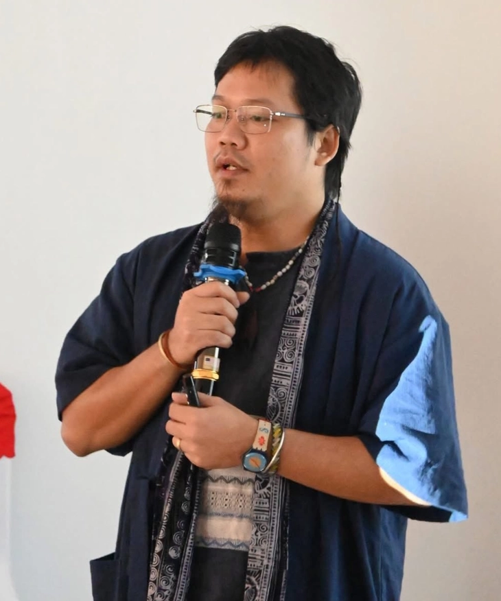 A Nuoi Em projektet, amelyhez Den Vau 400 millió VND-vel járult hozzá, pénzügyi átláthatósággal gyanúsítják - 2. kép. Nuôi em - Ảnh 3.