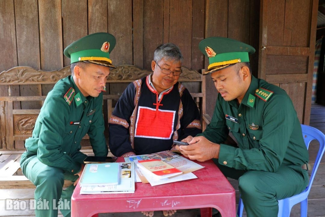 אנשים יוקרתיים באזור בואון דון משוחחים ודנים עם משמר הגבול על שיטות להפצת החוק.