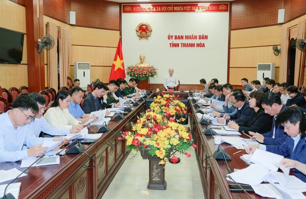 ທ່ານຮອງປະທານຄະນະກຳມະການປະຊາຊົນແຂວງ ກາວວັນເກື່ອງ ໄດ້ຮັບຟັງການລາຍງານກ່ຽວກັບຫຼາຍໂຄງການ.