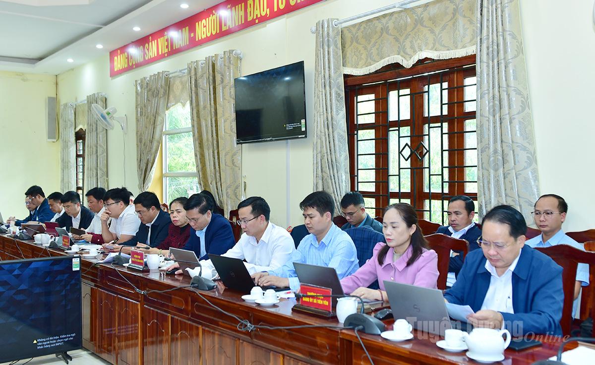 Kommunernas ledare: Bang Lang, Xuan Giang, Tien Yen deltog i konferensen.