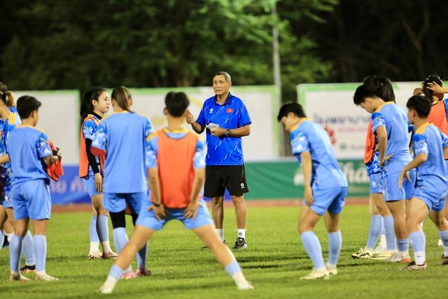 Vietnams damlandslags matchschema är mycket hett idag: Släpper lös speciella 'vapen', fast beslutna att vinna mot Filippinerna - Foto 3. Lịch thi đấu đội tuyển nữ Việt Nam rất nóng hôm nay: Tung ‘vũ khí’ đặc biệt, quyết thắng Philippines- Ảnh 3.